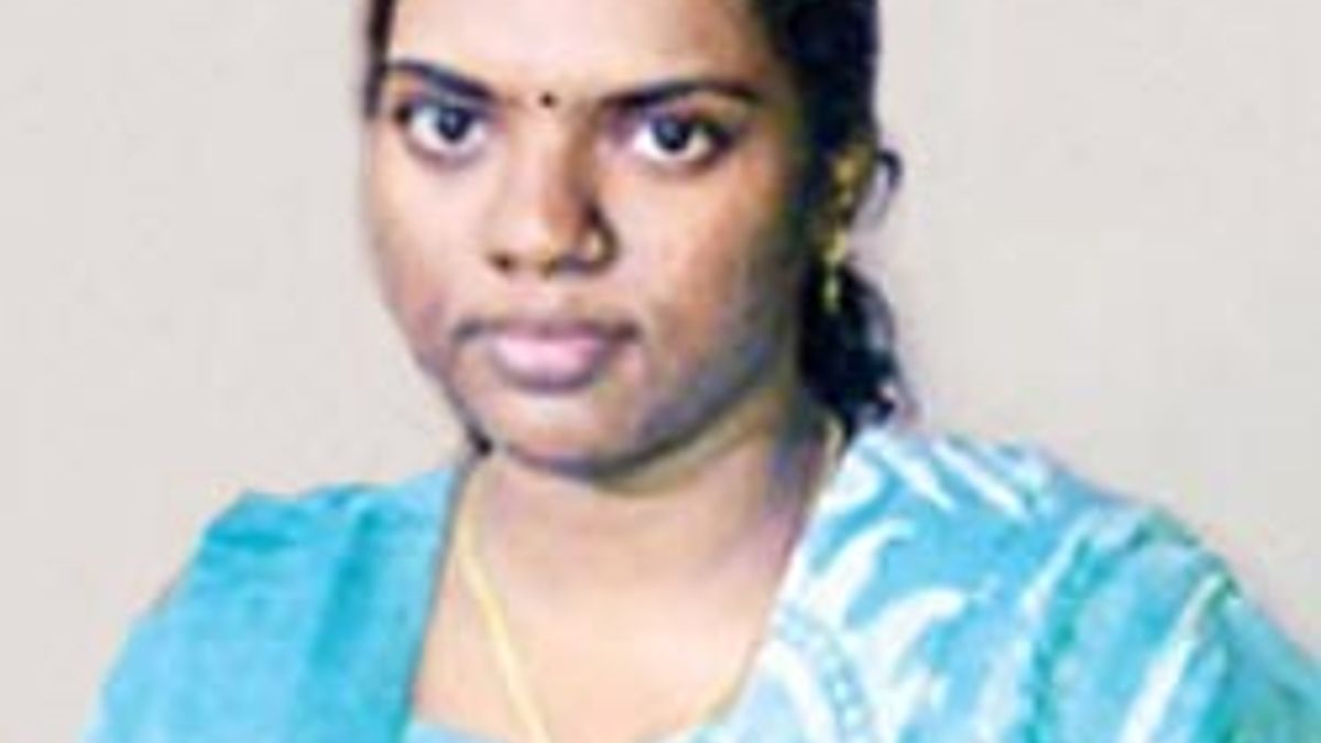 Internet helped me crack IAS exam 2010, says topper S Divyadharshini